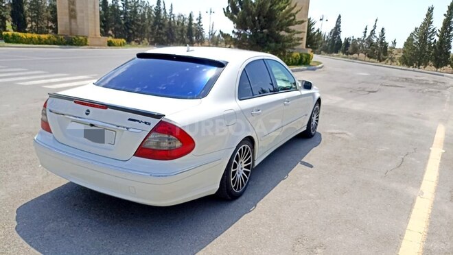 Mercedes E 220 d-4