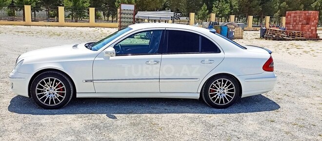 Mercedes E 220 d-3