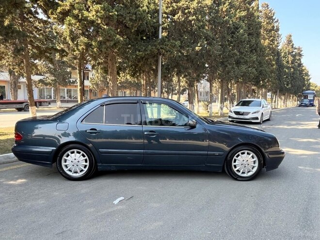 Mercedes E 270 2000, 236,000 km - 2.7 l - Sumqayıt