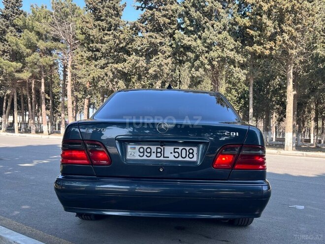 Mercedes E 270 2000, 236,000 km - 2.7 l - Sumqayıt