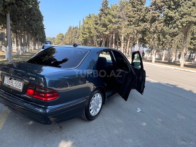 Mercedes E 270 2000, 236,000 km - 2.7 l - Sumqayıt