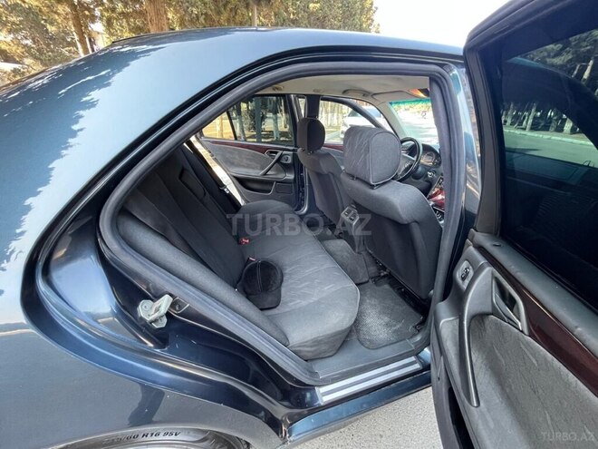 Mercedes E 270 2000, 236,000 km - 2.7 l - Sumqayıt