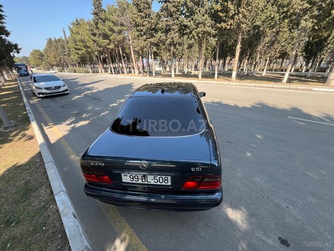 Mercedes E 270 2000, 236,000 km - 2.7 l - Sumqayıt