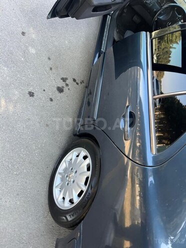 Mercedes E 270 2000, 236,000 km - 2.7 l - Sumqayıt