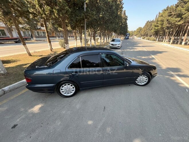 Mercedes E 270 2000, 236,000 km - 2.7 l - Sumqayıt