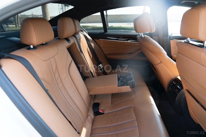BMW 530 2019, 104,000 km - 2.0 л - Bakı