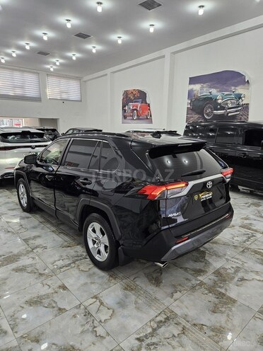 Toyota RAV4-5