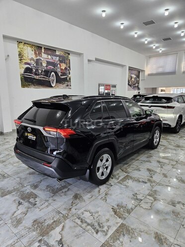 Toyota RAV4-6
