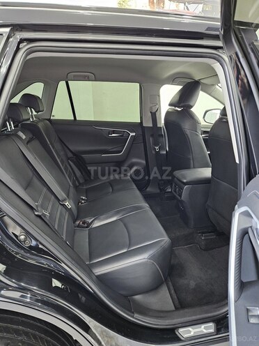 Toyota RAV4-12