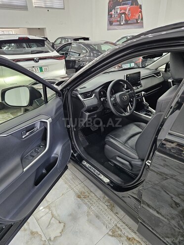 Toyota RAV4-9