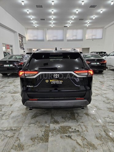 Toyota RAV4-4