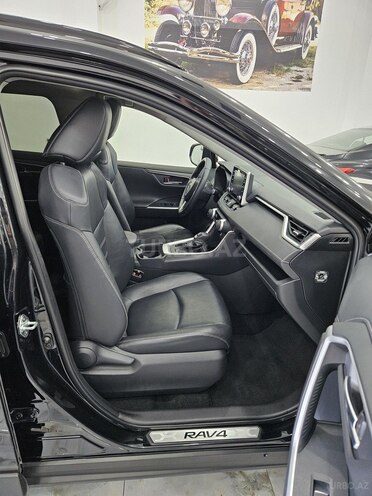Toyota RAV4-14