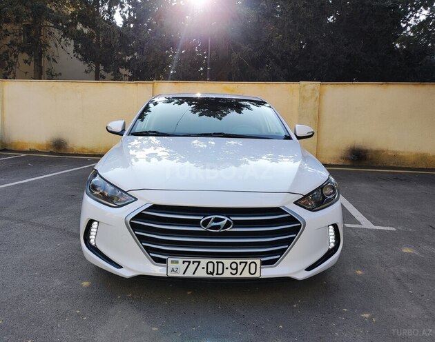 Hyundai Elantra-1