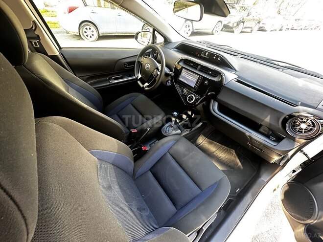 Toyota Aqua 2019, 37,300 km - 1.5 l - Bakı