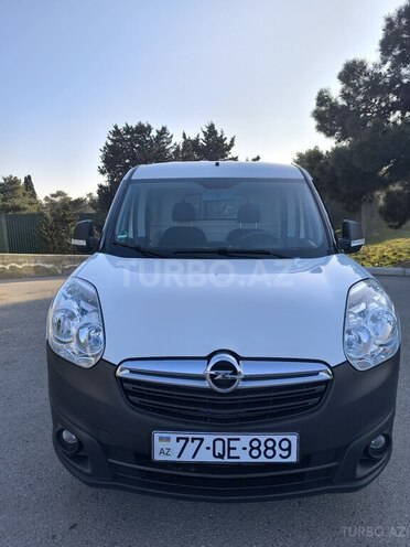 Opel Combo-13