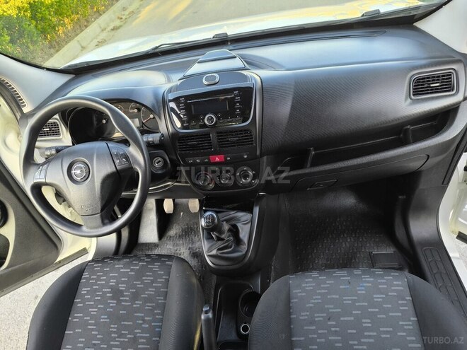 Opel Combo-15