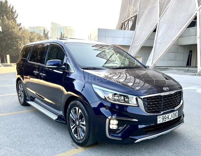 Kia Carnival-2