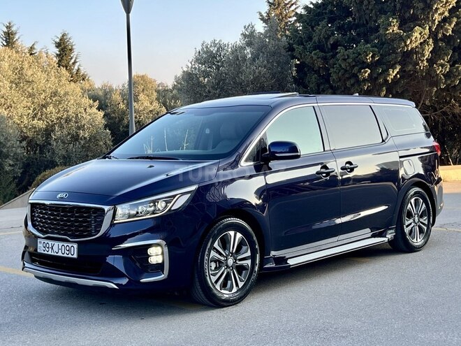 Kia Carnival-5