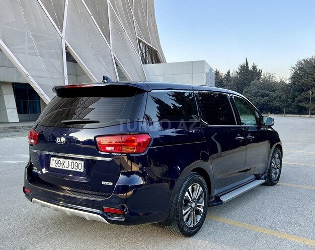 Kia Carnival-8