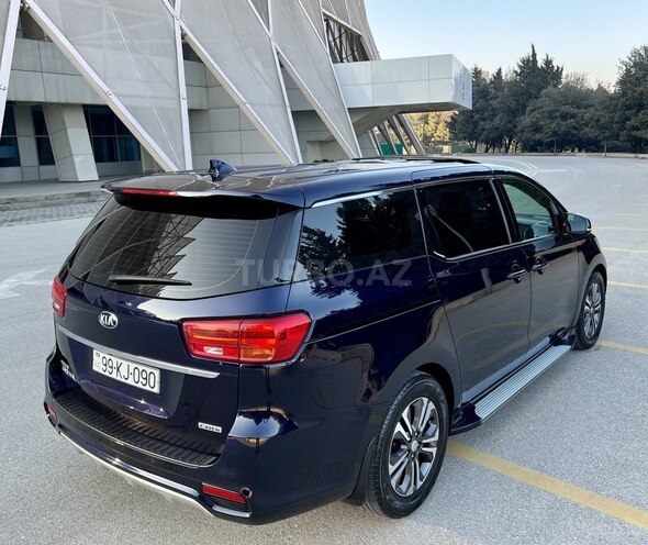 Kia Carnival-11