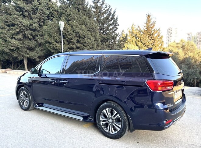 Kia Carnival-10