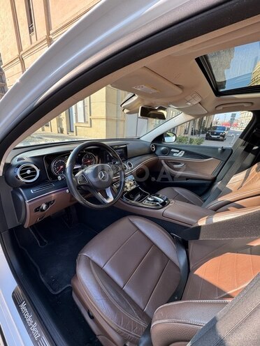 Mercedes E 220 d 4MATIC 2017, 161,000 km - 2.0 л - Bakı