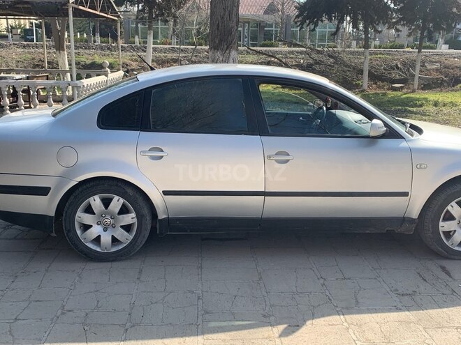 Volkswagen Passat (North America) 1999, 223,800 km - 2.0 l - Salyan