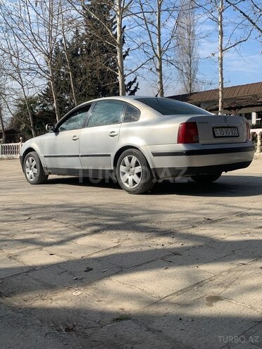 Volkswagen Passat (North America) 1999, 223,800 km - 2.0 l - Salyan