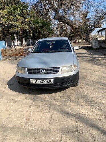 Volkswagen Passat (North America) 1999, 223,800 km - 2.0 l - Salyan