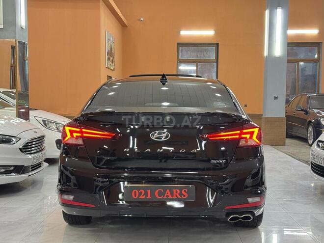 Hyundai Elantra-3
