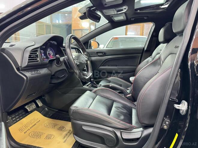 Hyundai Elantra-13