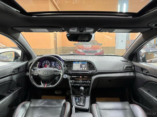 Hyundai Elantra-4