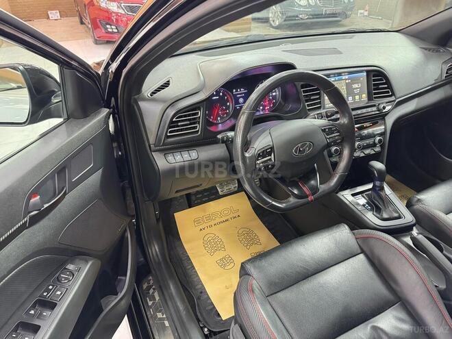 Hyundai Elantra-10