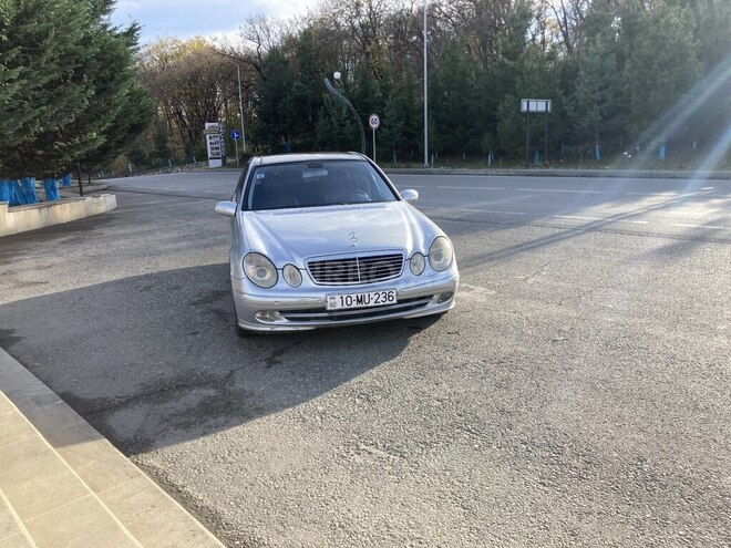Mercedes E 270 2002, 370,000 km - 2.7 l - Qusar