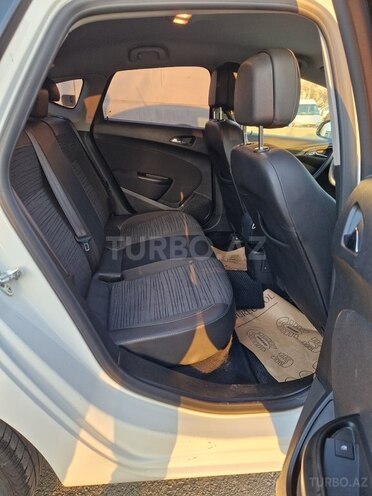 Opel Astra-12