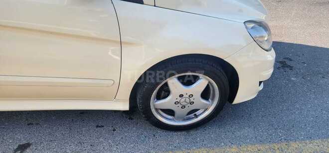 Mercedes B 200-11