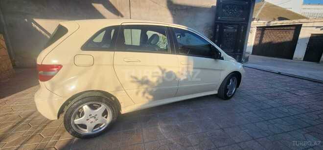 Mercedes B 200-8