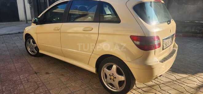 Mercedes B 200-10
