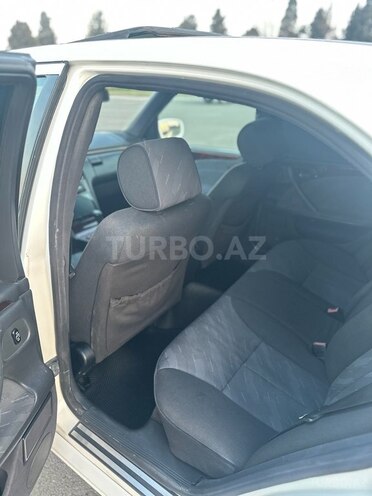 Mercedes E 220 d 2000, 450,000 km - 2.2 л - Gəncə