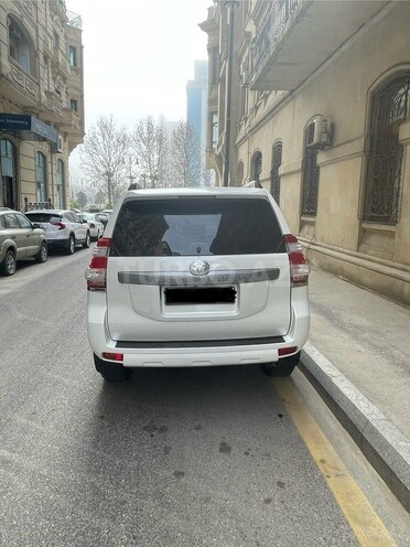 Toyota Land Cruiser Prado-2