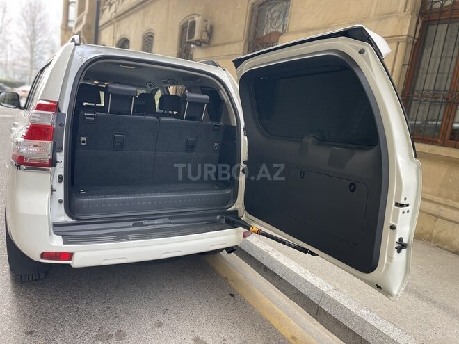 Toyota Land Cruiser Prado-12