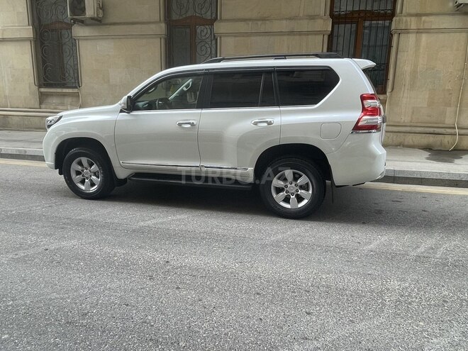 Toyota Land Cruiser Prado-5