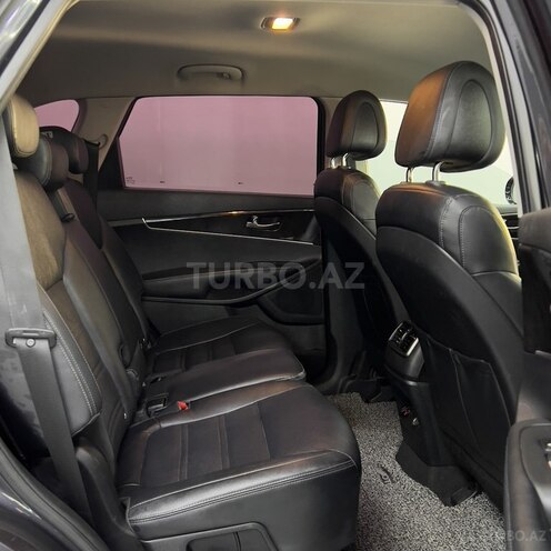 Kia Sorento-11