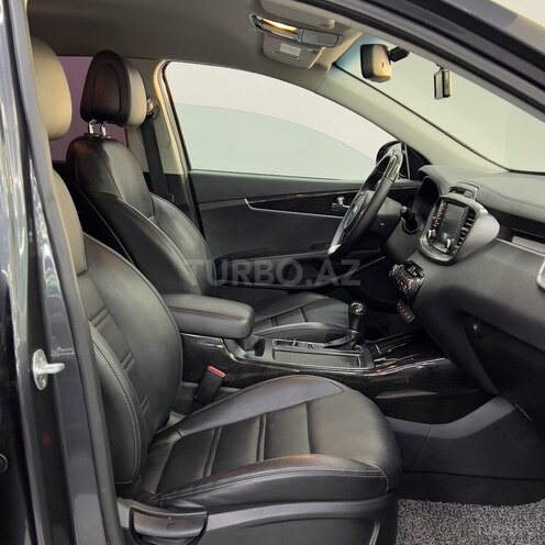 Kia Sorento-9