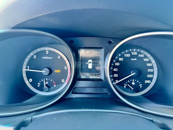 Hyundai Santa Fe-11