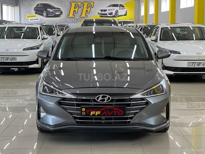 Hyundai Elantra-1