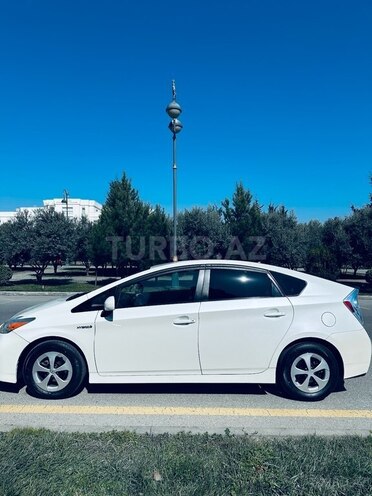 Toyota Prius-2