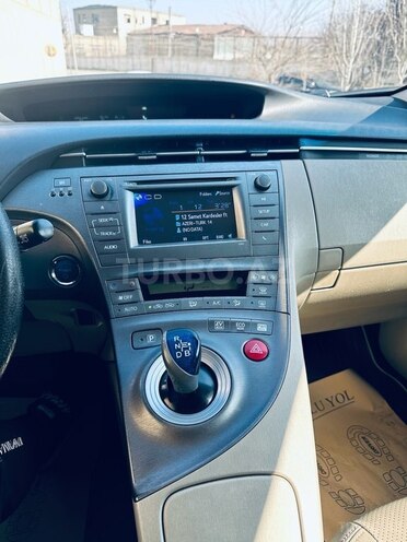 Toyota Prius-9