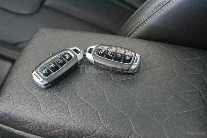 Hyundai Santa Fe 2018, 144,000 km - 2.0 л - Bakı