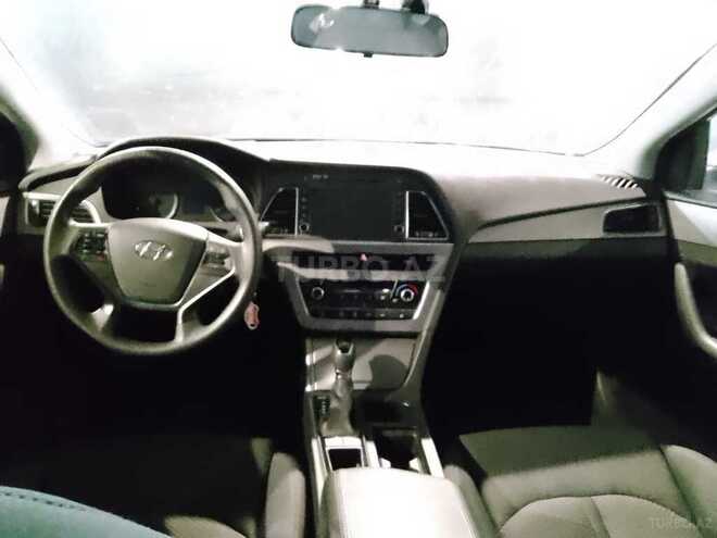 Hyundai Sonata-4